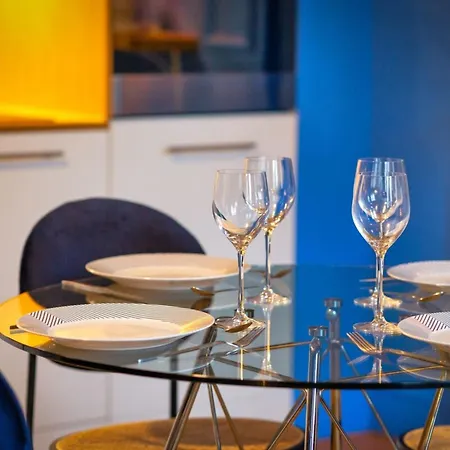 Jehanne L'elegance Medievale