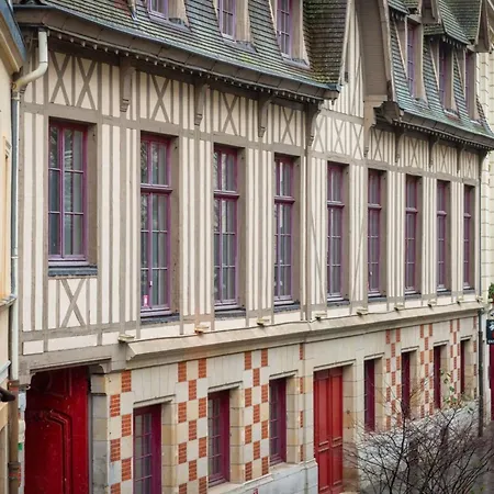 Jehanne L'elegance Medievale アパート