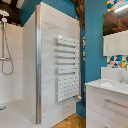 Jehanne L'elegance Medievale