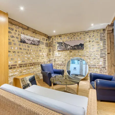 Jehanne L'elegance Medievale *