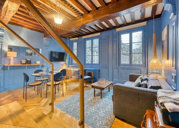 Jehanne L'elegance Medievale Ρουέν