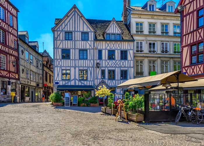 Jehanne L'elegance Medievale * Rouen